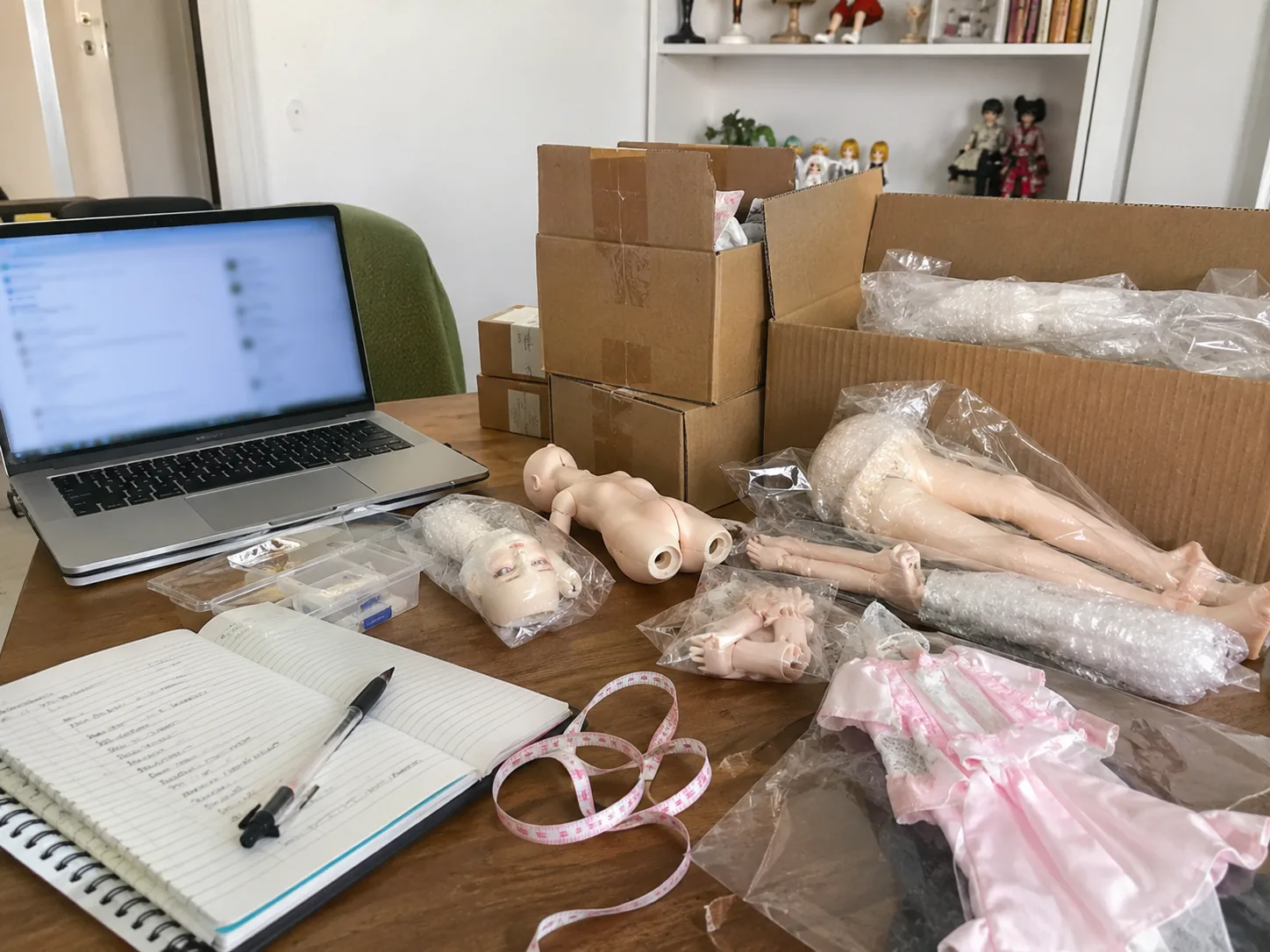 CMDOLL inquiry checklist desk with BJD parts and measurement tools